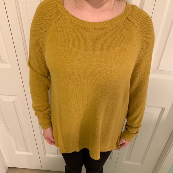 Golden yellow sweater from Old Navy - Picture 1 of 3